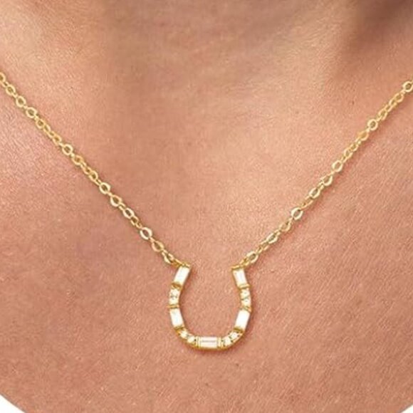 Neiman Marcus 14K Gold Plated Horseshoe Clover Pendant Necklace - Picture 4 of 5